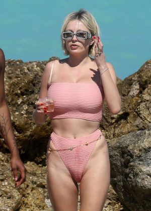 Caroline Vreeland in Pink Bikini on the Beach in Miami