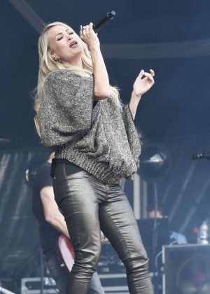 Carrie Underwood - Concert In Netherlands
