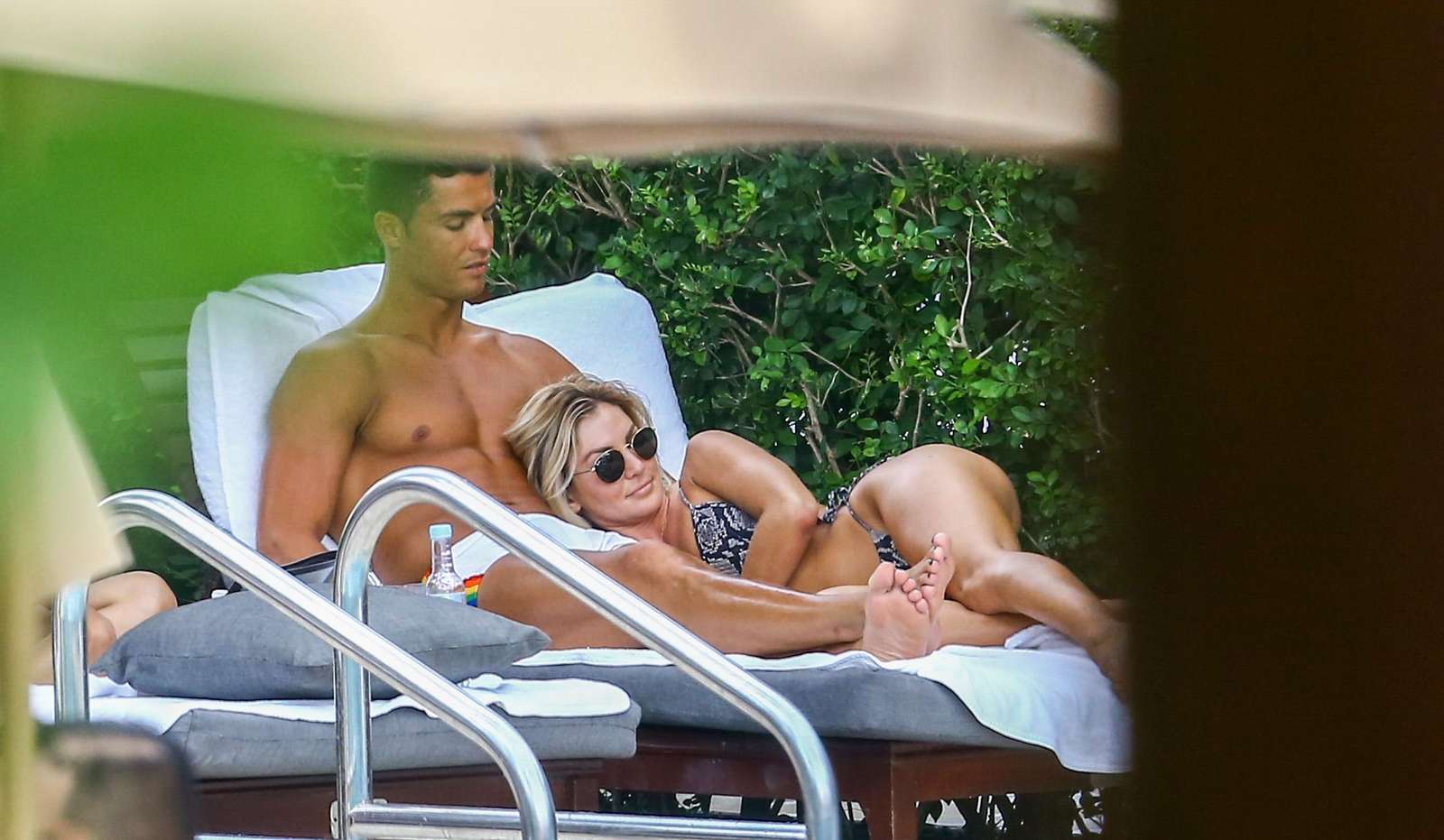 Cassandre Davis and Cristiano Ronaldo at a pool in Miami. 
