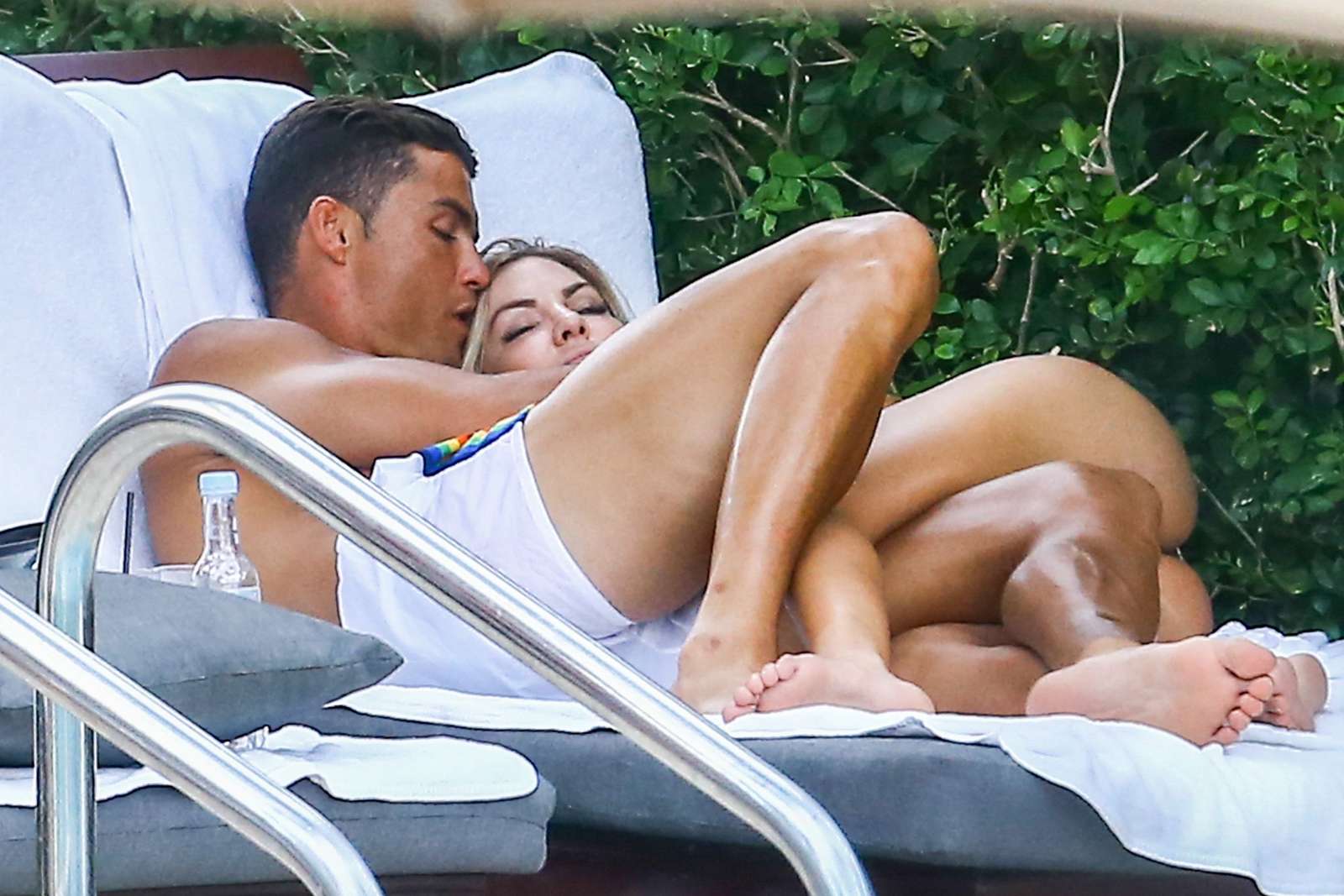 Cassandre Davis and Cristiano Ronaldo at a pool in Miami. 