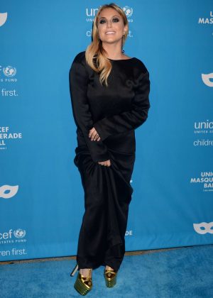 Cassie Scerbo - 2016 UNICEF Masquerade Ball in Los Angeles