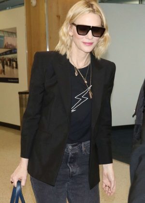 Cate Blanchett - Arrives in London