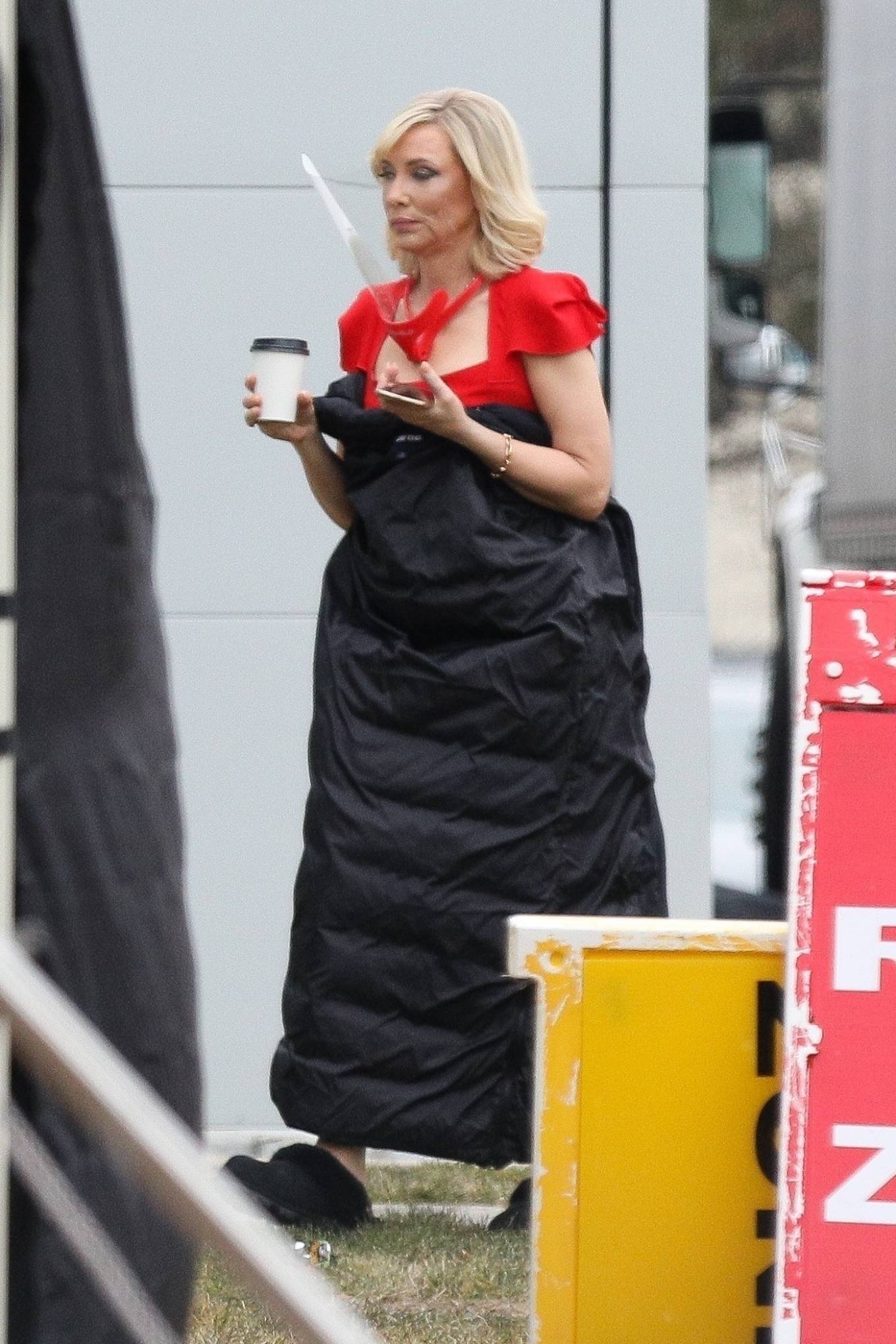 Cate Blanchett – On set of ‘Don’t Look Up’ in Westborough