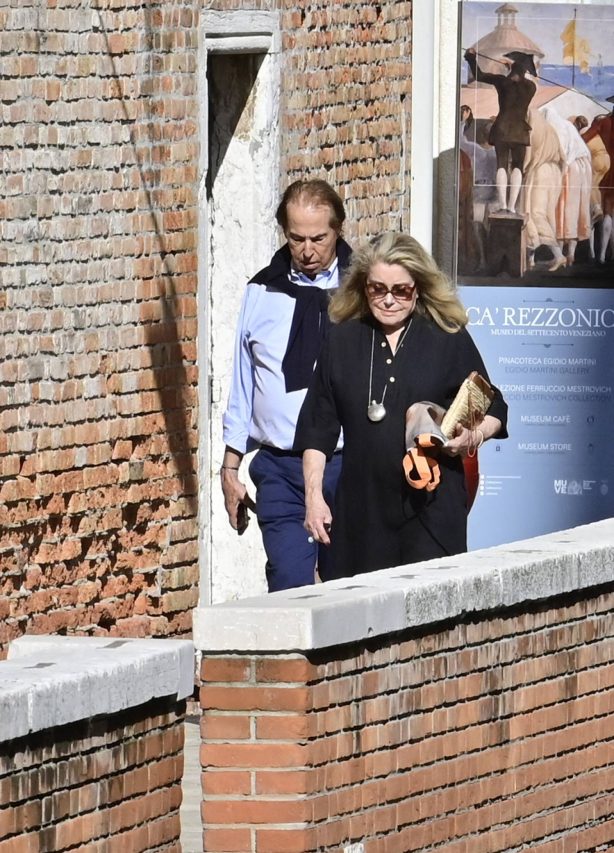 Catherine Deneuve - Spotted in Venice with a friend