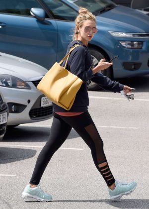 Catherine Tyldesley - Sporty Out For Lunch In Cheshire