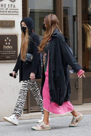 Cathy Guetta - Seen at her hotel with a friend in Paris