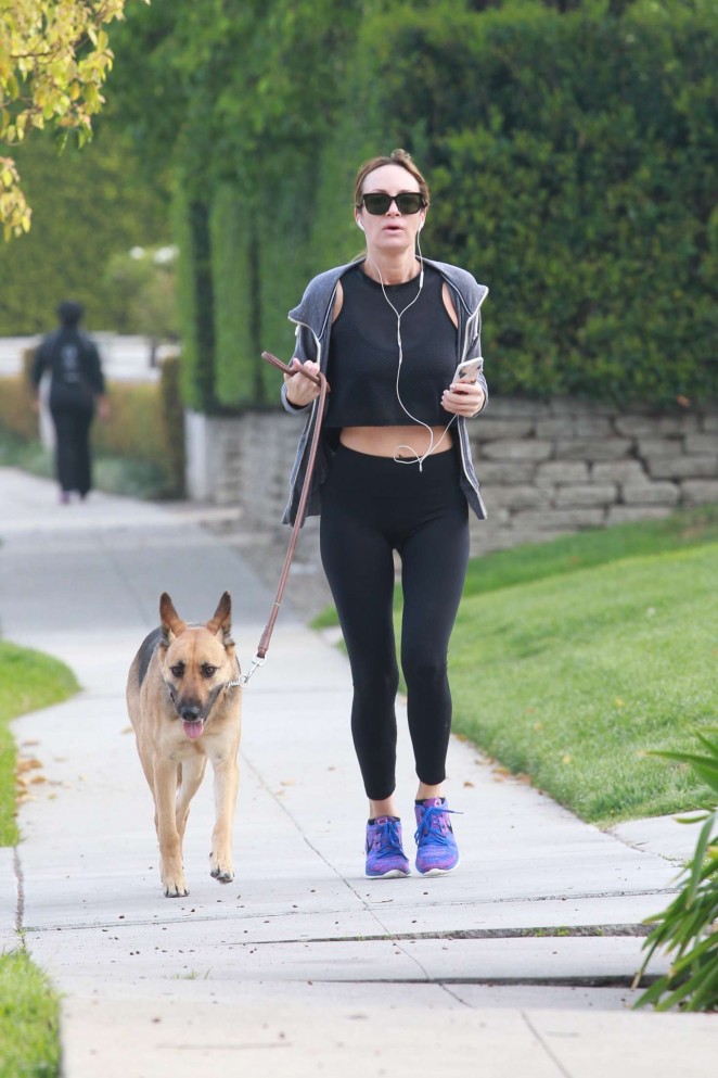 Catt Sadler - Jogging with her dog in Los Angeles