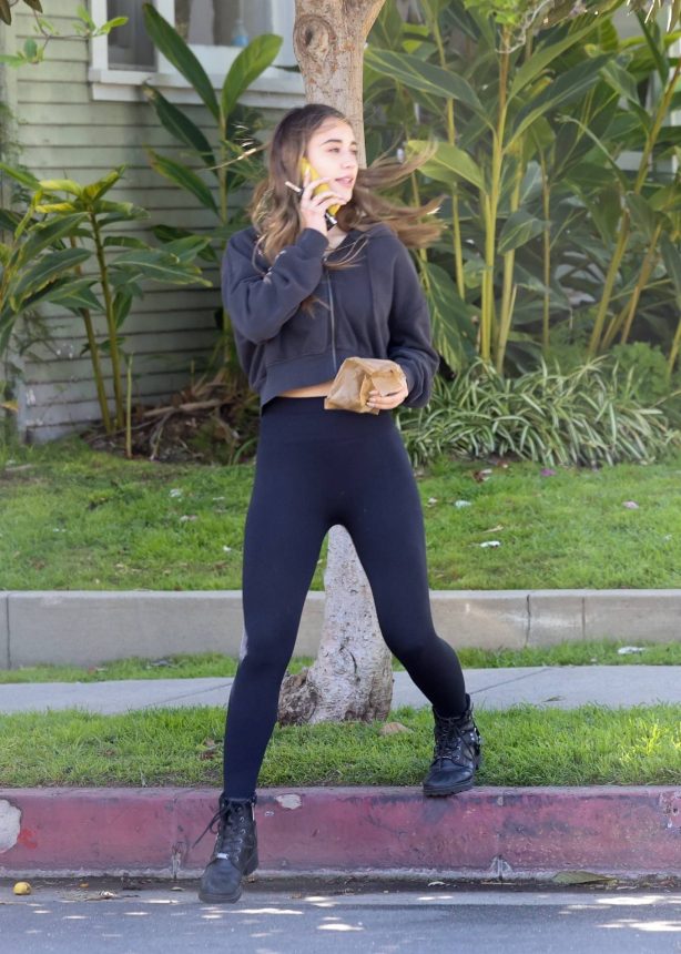 Caylee Cowan - Seen after a solo lunch outing in Los Feliz