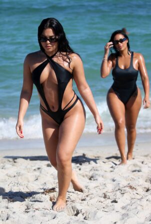 Chaney Jones - With Aliana Mawla hits the beach in Miami