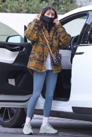 Chantel Jeffries - Arrive at a luxurious hotel in Los Angeles