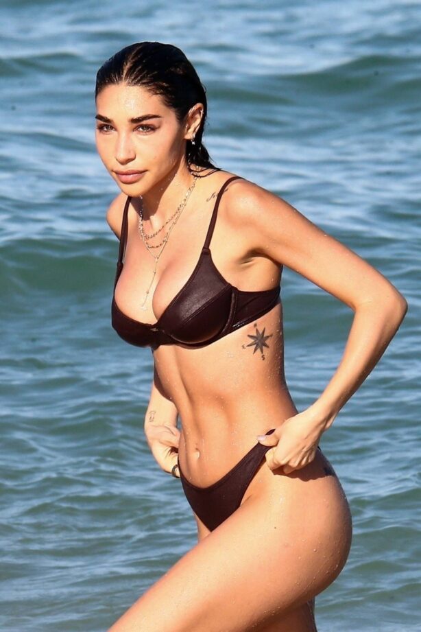 Chantel Jeffries - In a black bikini in Miami Beach