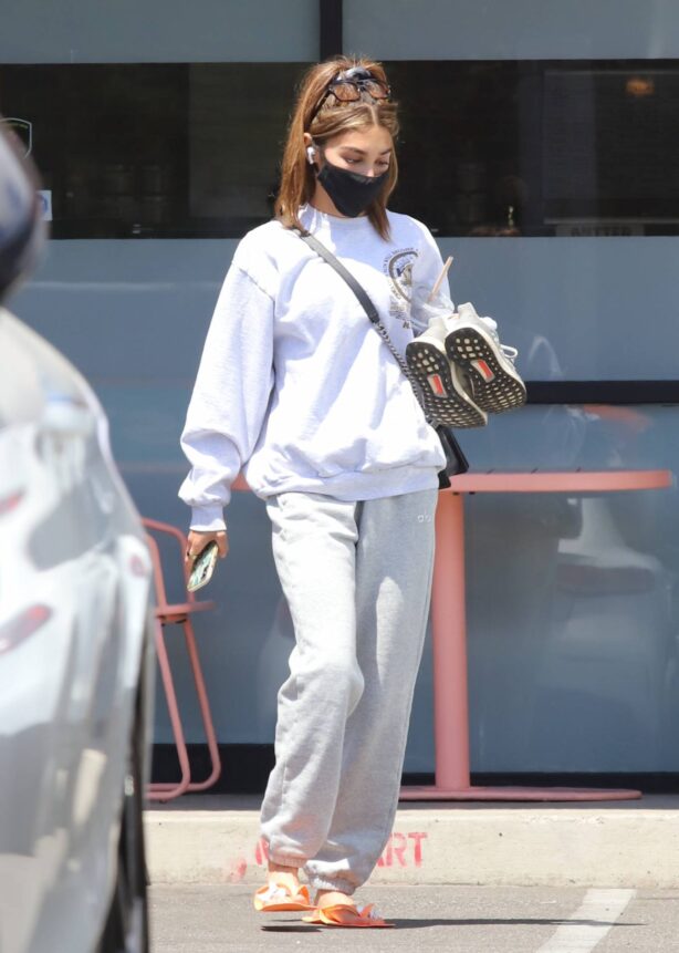 Chantel Jeffries - Seen at nails salon in West Hollywood