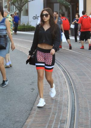 Chantel Jeffries - Shopping at the Grove in Hollywood