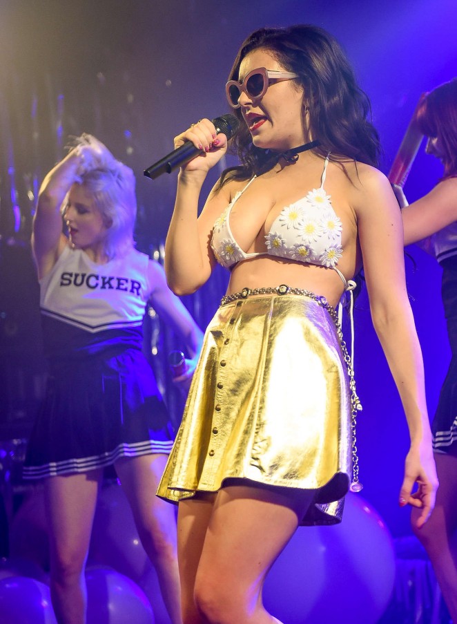 Charli XCX - Performs Live at G-A-Y in London