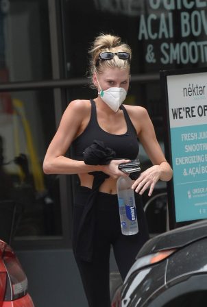 Charlotte McKinney - Exits yoga class in Los Angeles