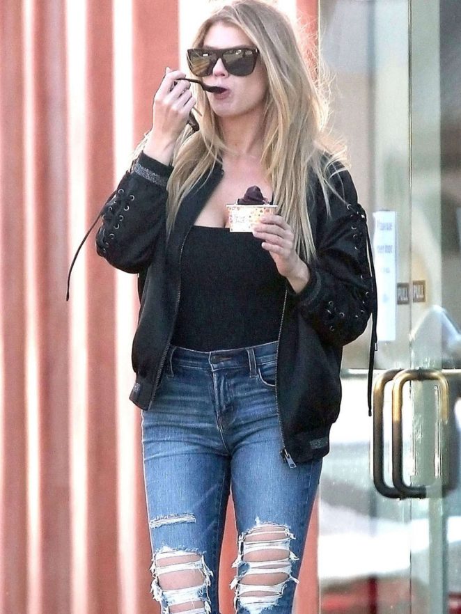 Charlotte McKinney in Jeans at a Gas Station in Santa Monica