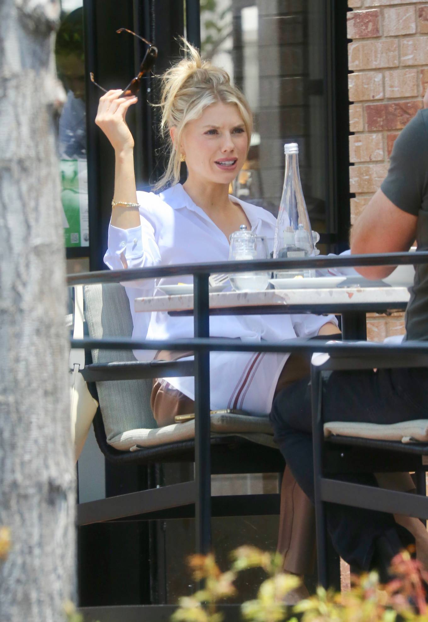 Charlotte McKinney - Seen at Al Fresco with a mystery man in Pacific Palisades