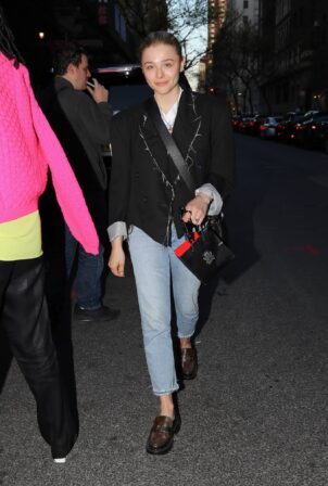 Chloë Grace Moretz - Makeup-free while out for dinner in New York