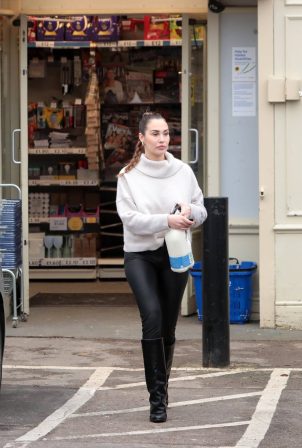Chloe Goodman - Is seen at Tesco in Hove this morning