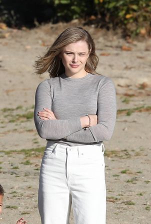 Chloe Grace Moretz - 'other Android' set on the beach in Boston