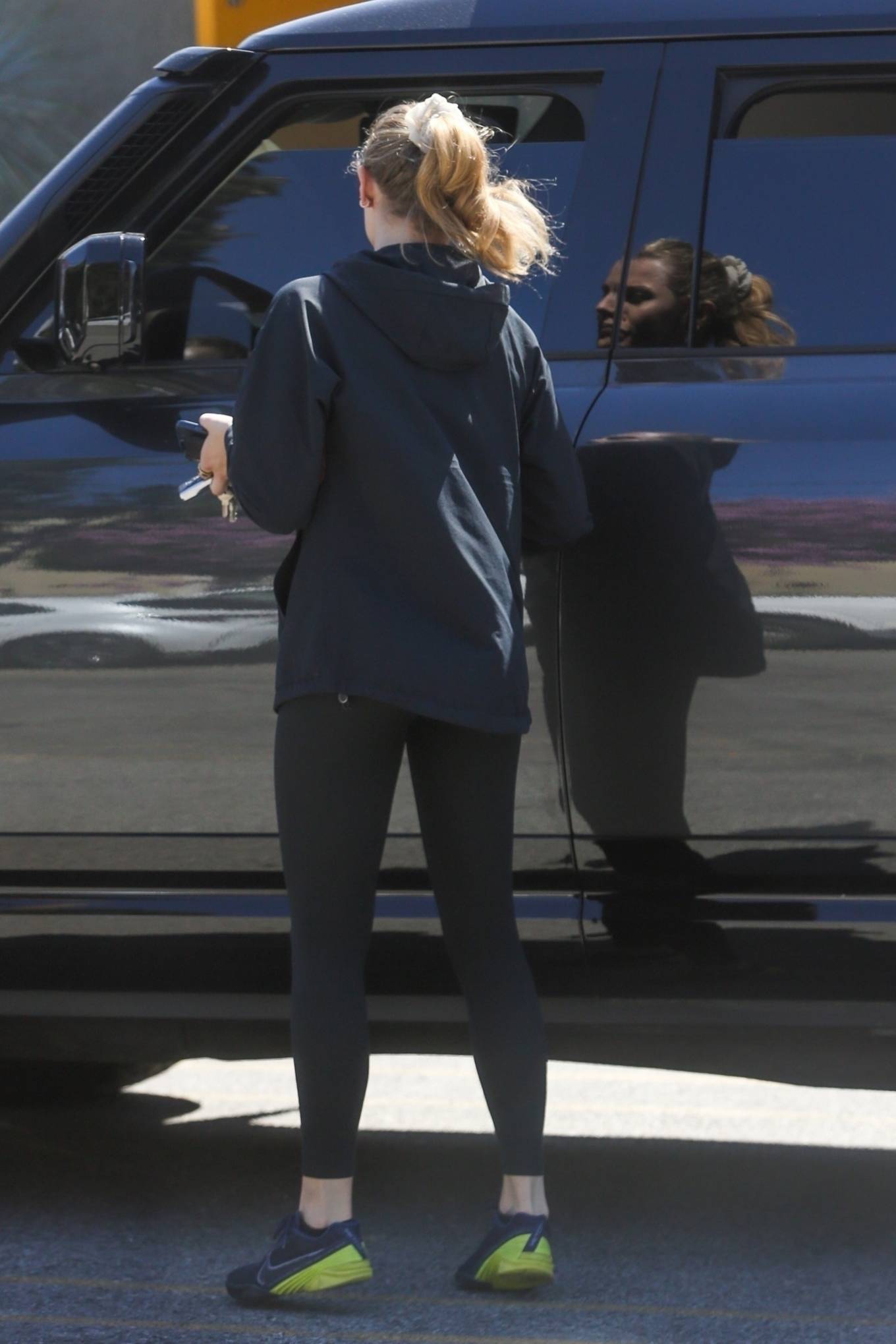 Athleisure in attire Grace â€“ Hollywood Moretz in Chloe Out