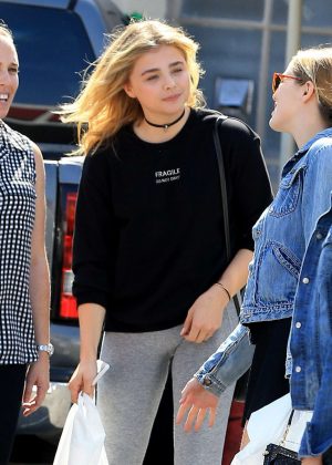 Chloe Moretz and friends off to get their nails done in Beverly Hills