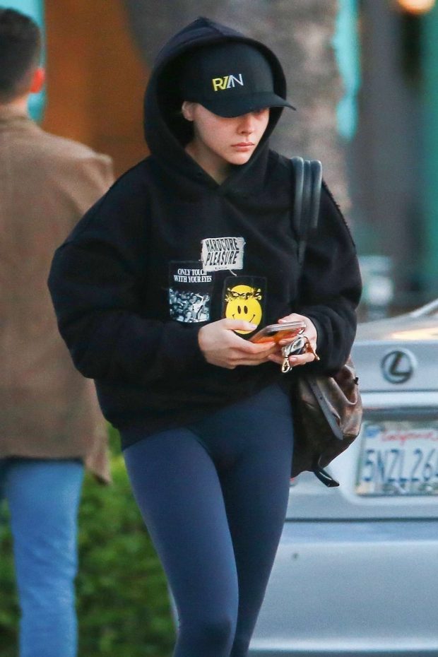 Chloe Moretz - Stops at a grocery store in LA