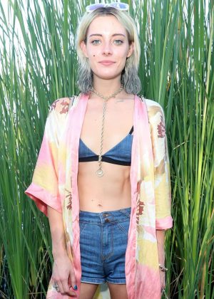 Chloe Norgaard - Revolve Festival Day 2 at 2017 Coachella in Indio