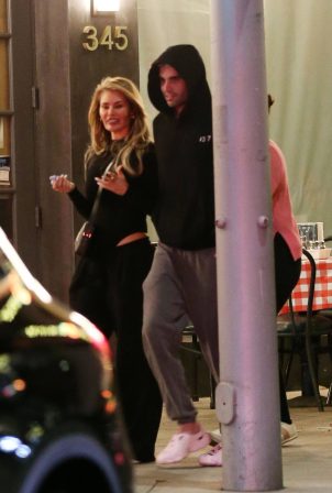 Chloe Sims - Seen with Miles Richie on a Cozy Date Night
