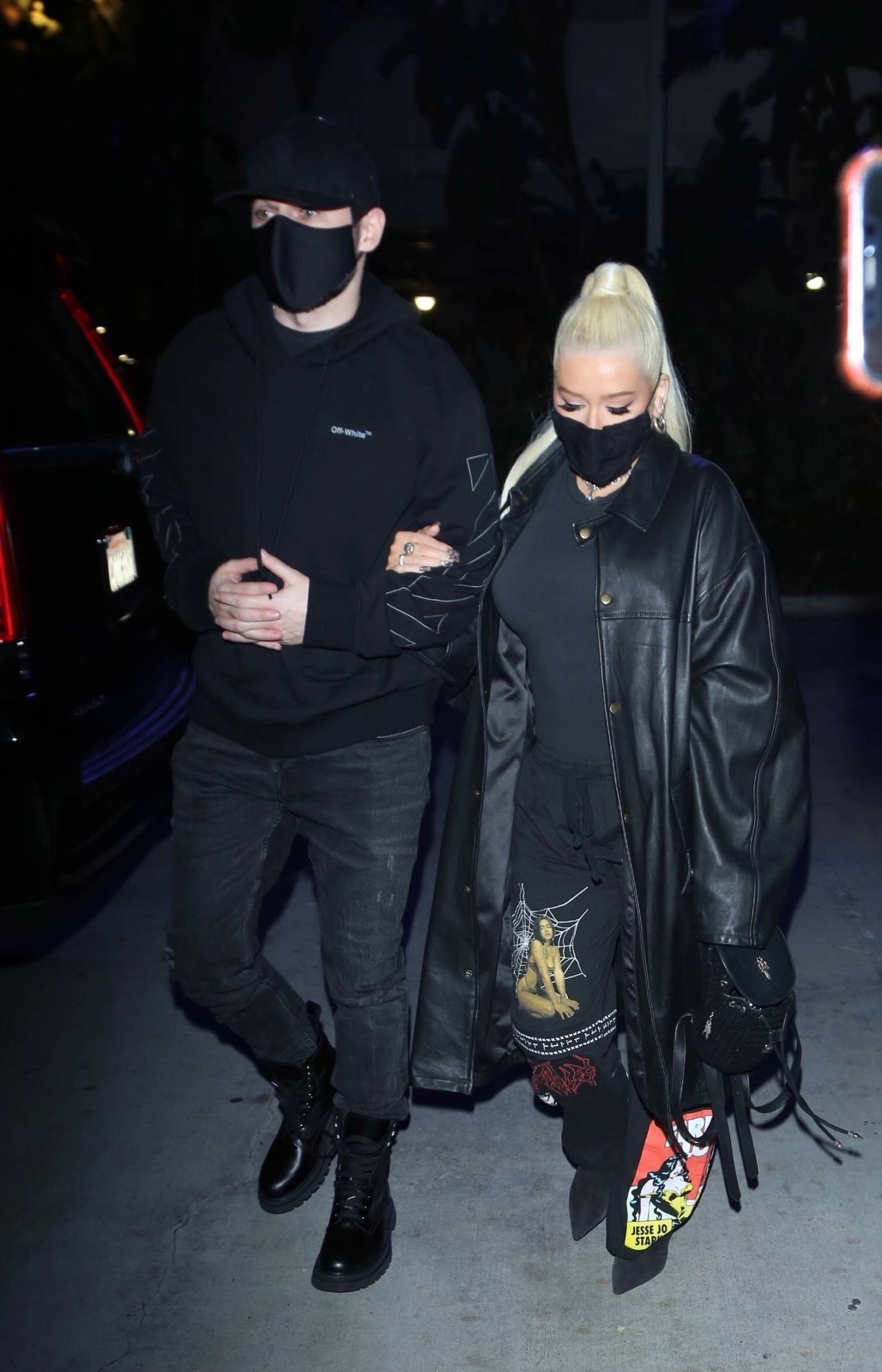 Christina Aguilera 2022 : Christina Aguilera – Arrives at the Lakers game at the Crypto.com Arena in Los Angeles-65