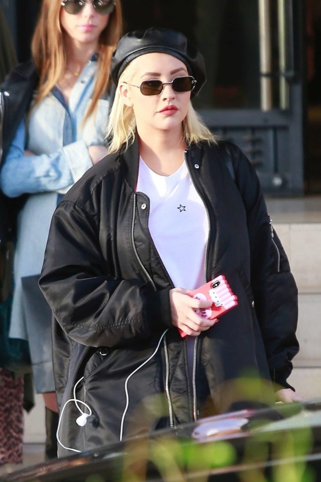 Christina Aguilera - Christmas shopping at Barneys New York in LA