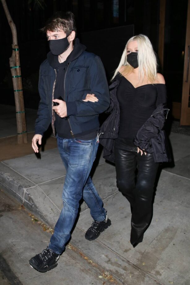 Christina Aguilera - Out for a date in Malibu