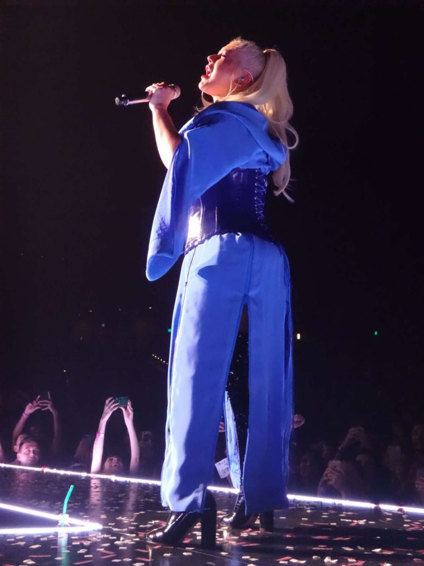 Christina Aguilera - Performs at The Zappos Theater in Las Vegas-62 ...