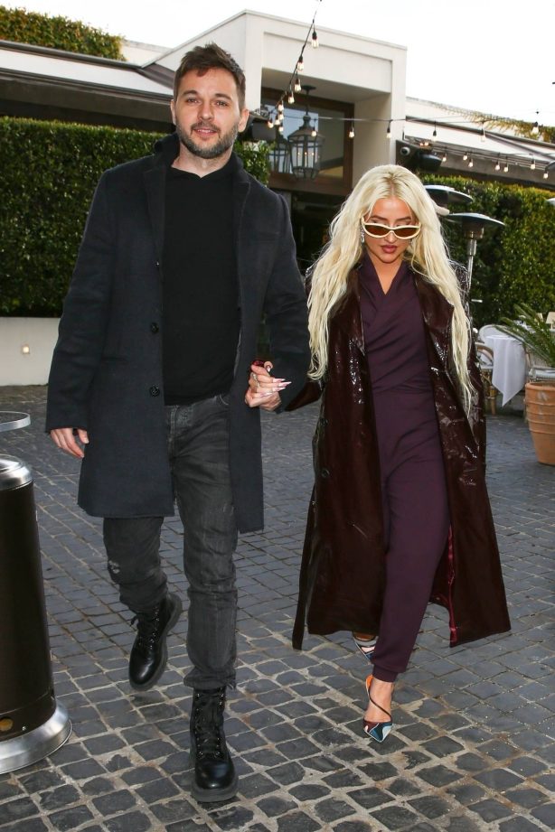 Christina Aguilera - Seen leaving dinner at Cecconi’s restaurant in West Hollywood