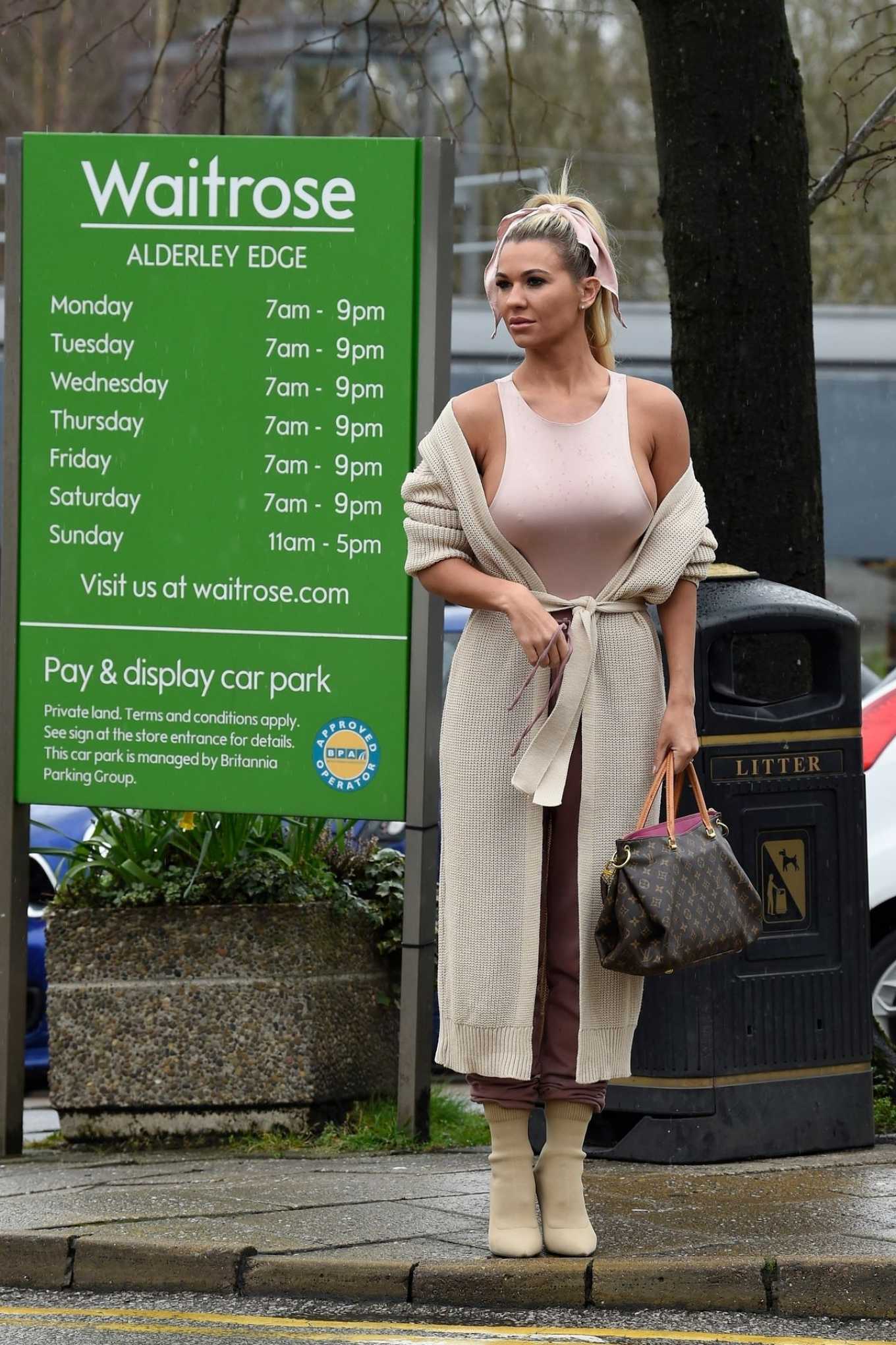 Christine McGuinness â€“ Out and about in Alderley Edge