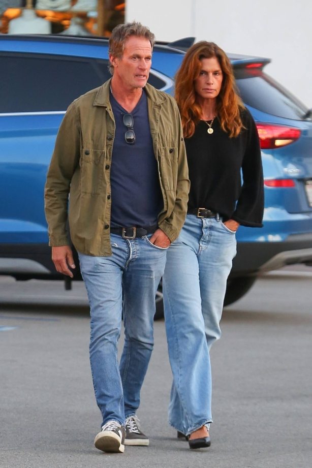 Cindy Crawford - And Rande Gerber went out to dinner at the Tra Di Noi restaurant