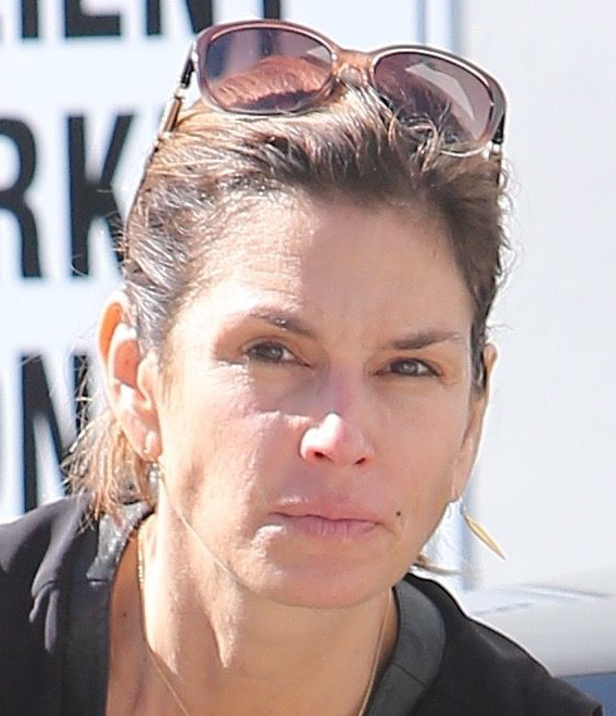 Cindy Crawford out with no makeup