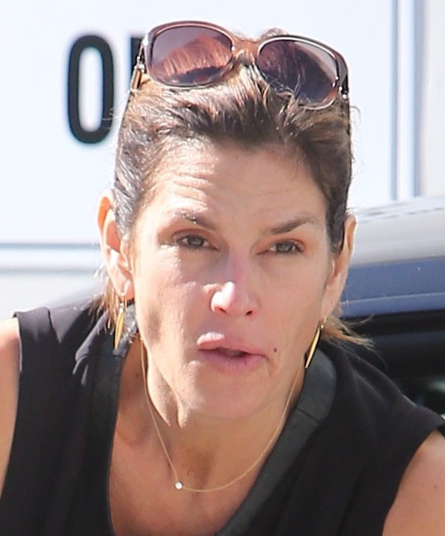 Cindy Crawford out with no makeup -21 – GotCeleb