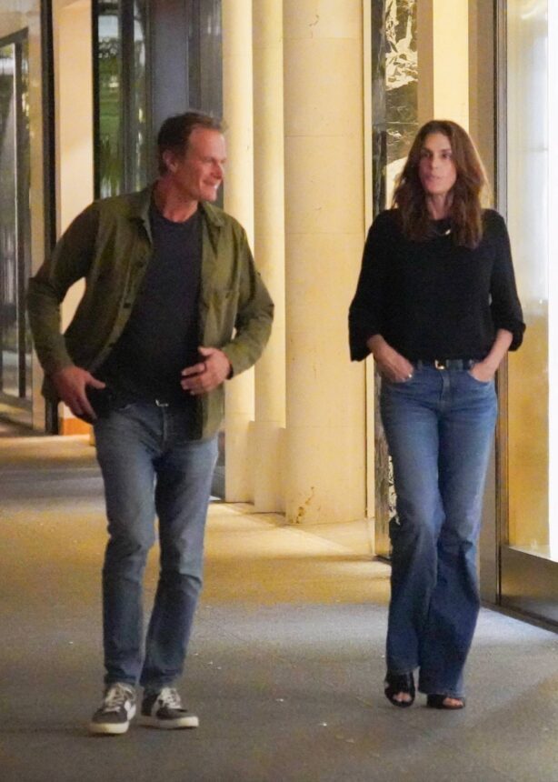Cindy Crawford - Seen after shopping in Bal Harbour