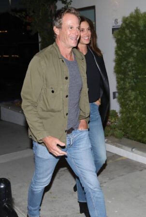 Cindy Crawford - Steps out for dinner in Malibu