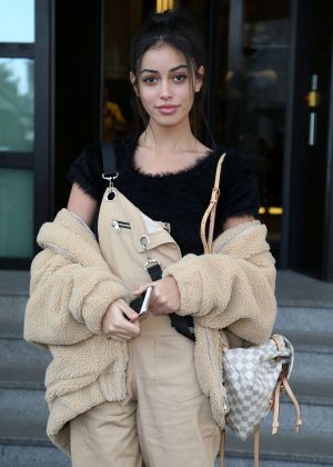 Cindy Kimberly - Arrives at her hotel in Milan