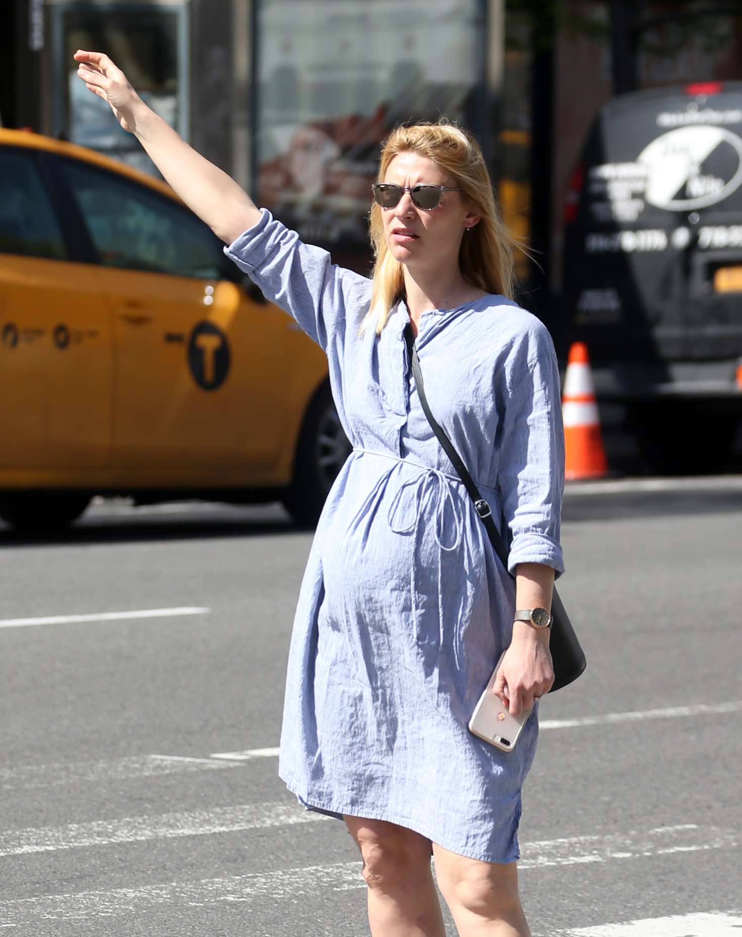 Claire Danes 2018 : Claire Danes: Hail a cab in New York City -06