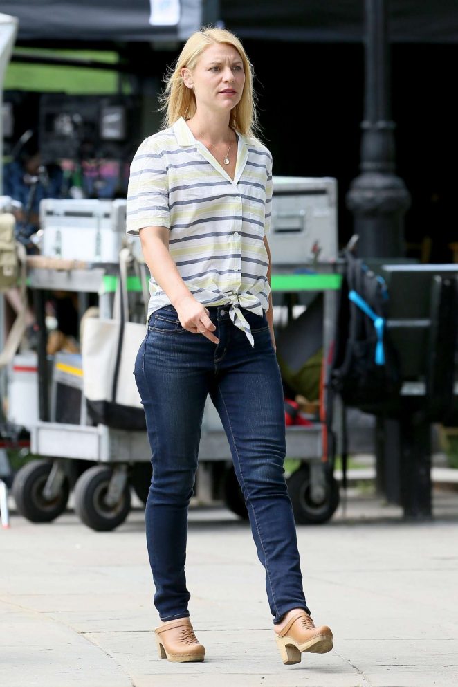 Claire Danes in Jeans on 'A Kid Like Jake' set in Brooklyn