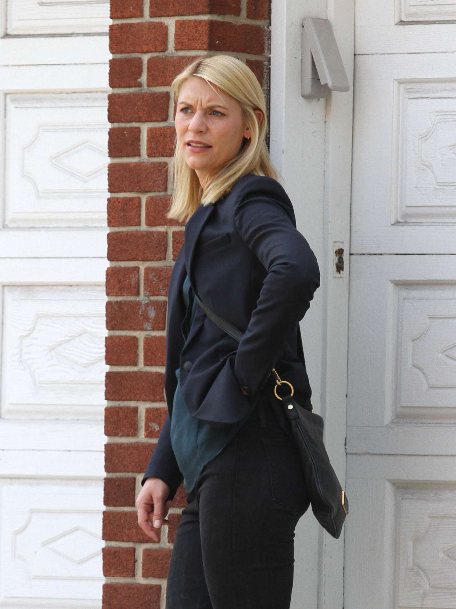 Claire Danes 2016 : Claire Danes on the set of Homeland -06