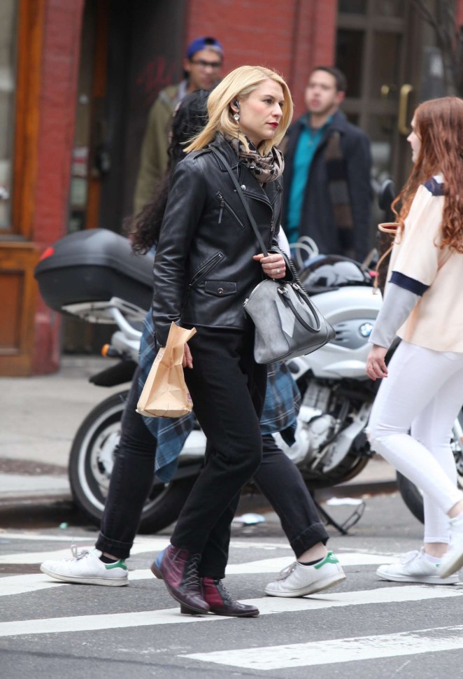 Claire Danes - Shopping in Lower Manhattan in NY