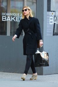 Claire Danes - Shopping in Soho