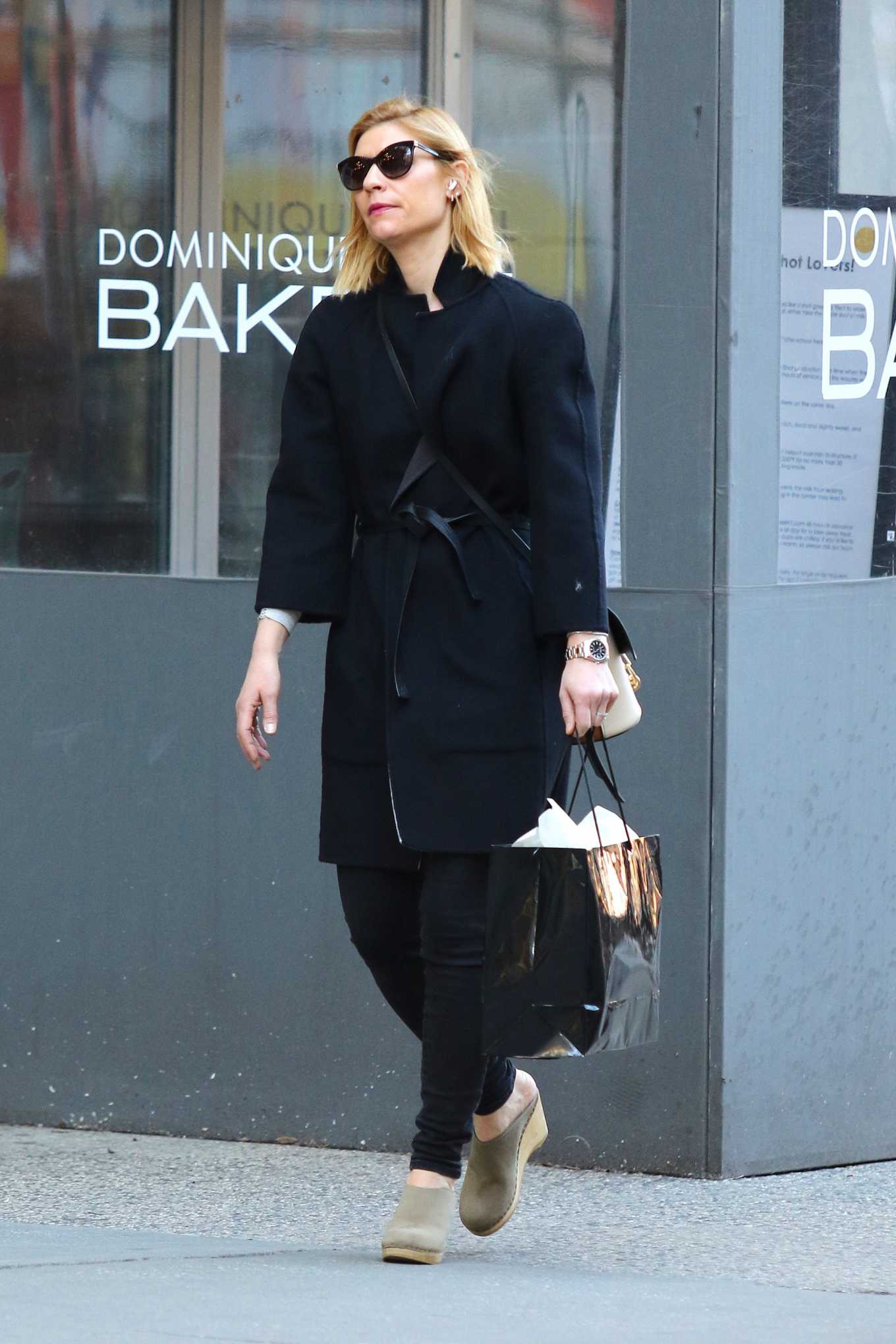 Claire Danes â€“ Shopping in Soho