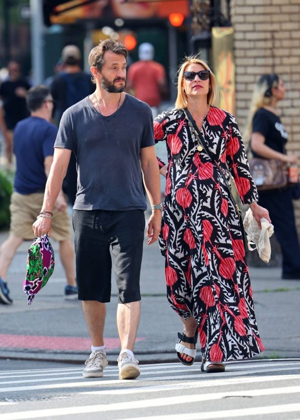 Claire Danes - With her husband Hugh Dancy step out for some shopping in New York