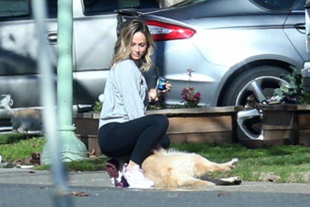 Clare Crawley - Plays with her dog in Los Angeles