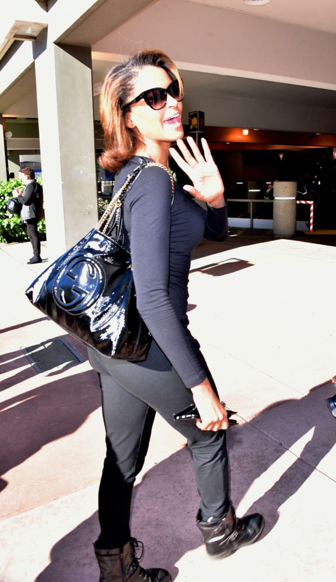 Claudia Jordan - Arrives at LAX Airport in Los Angeles